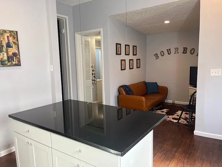 120 E Oak St #2 — Photo 8