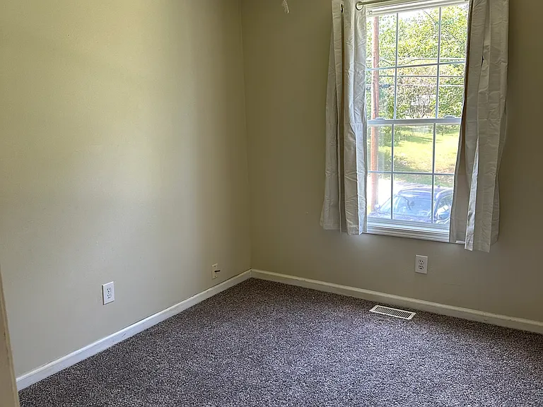 632 W Madison St — Photo 8