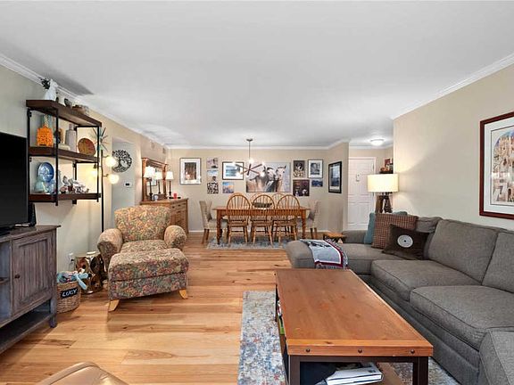 3rd image of 10367 Oxford Hill Dr APT 12