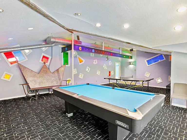 The Metropolis Apartments — Photo 86