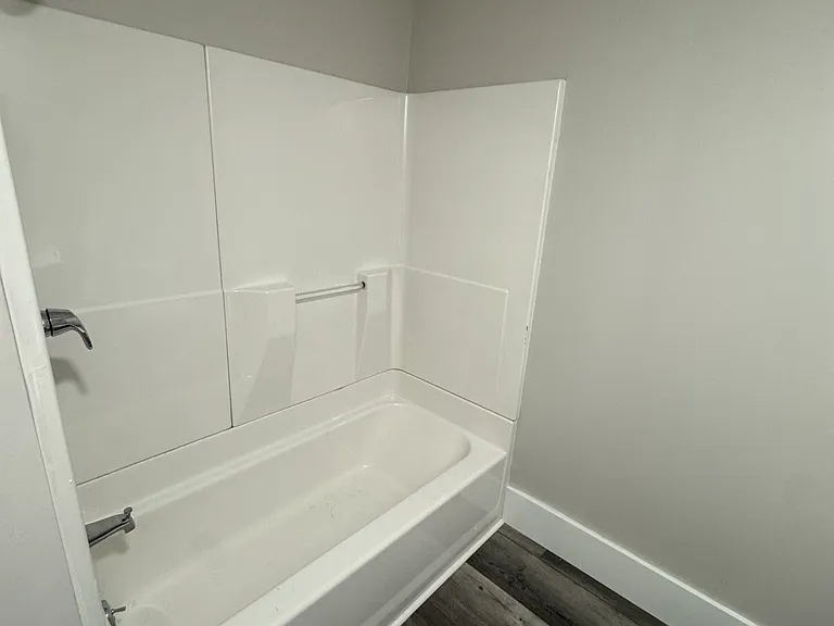196 Bates St #2 — Photo 5