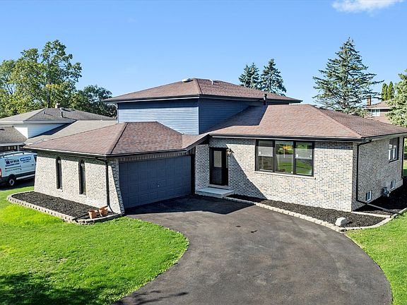 2nd image of 513 Chestnut Ln