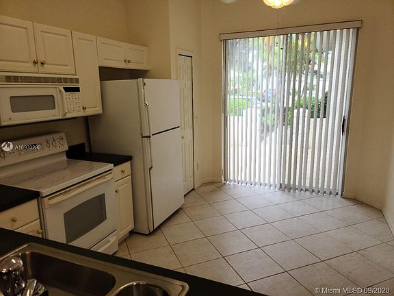 5th image of 1871 SW Willowbend Ln #1871