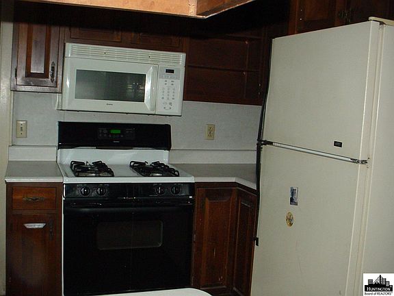 3rd image of 135 Oney Ave