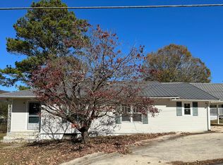 369 E Illinois Ave, Whitwell, TN 37397
