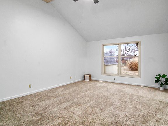 3rd image of 1920 Meridian Ave