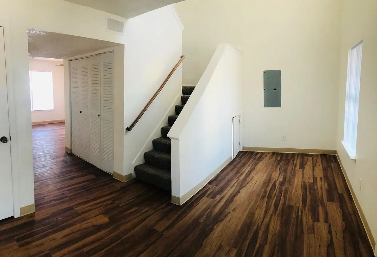 Cottonwood Estates — Photo 4