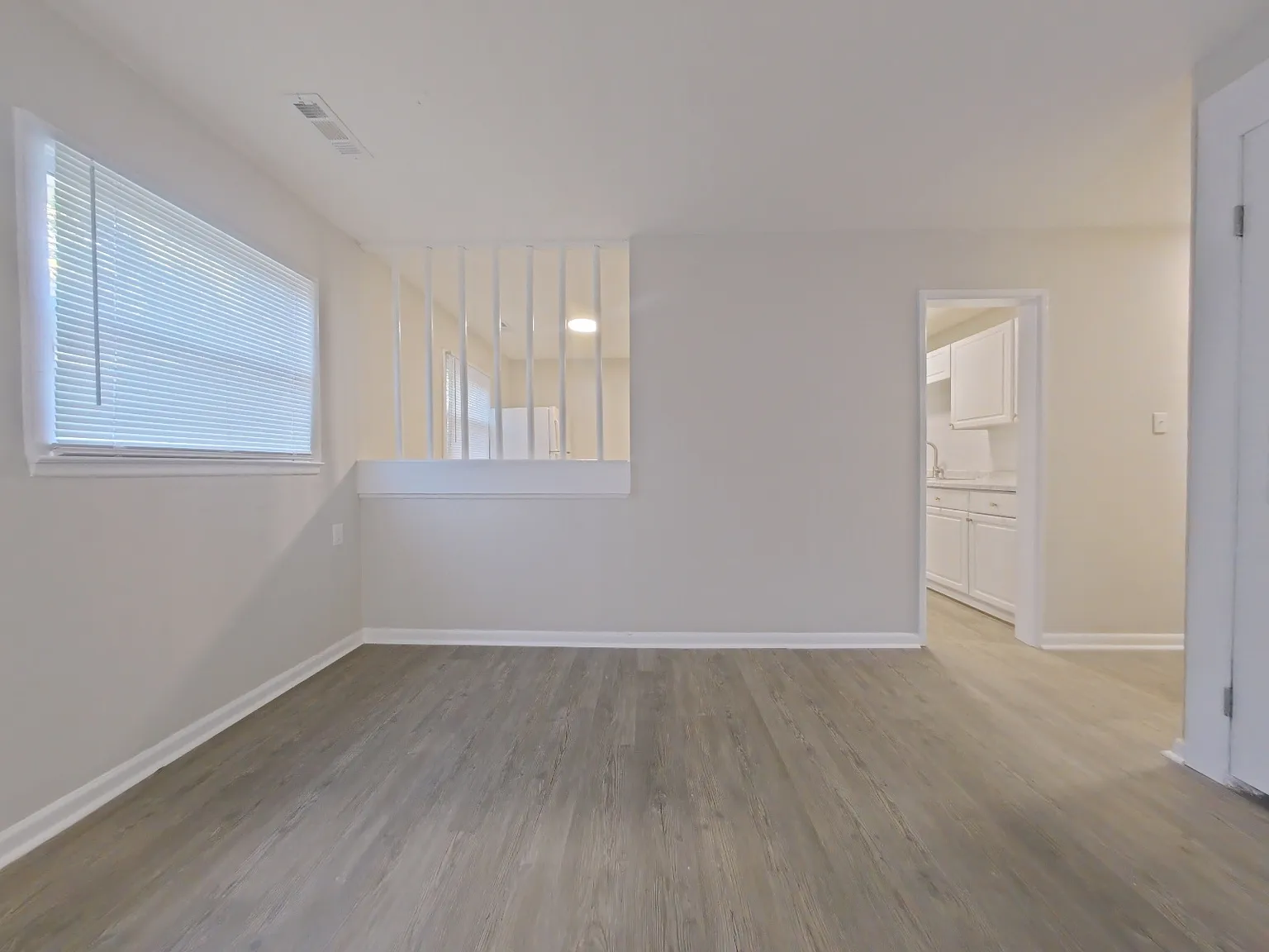 3 bed, 900 sqft, $1,395 — Photo 4
