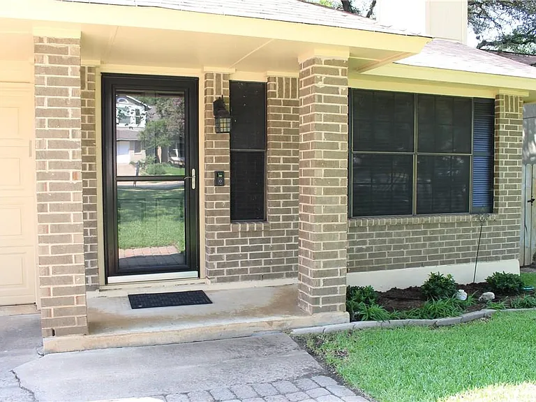 7422 Dallas Dr — Photo 2