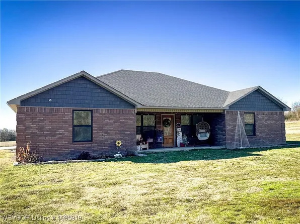 40501 210th Ave, Howe, OK 74940