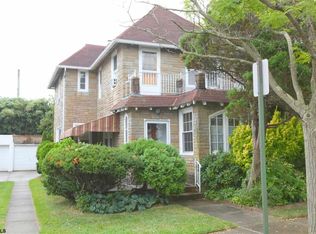 10 East Dr, Margate, NJ 08402