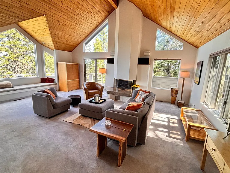 10580 Whitetail Ct — Photo 3
