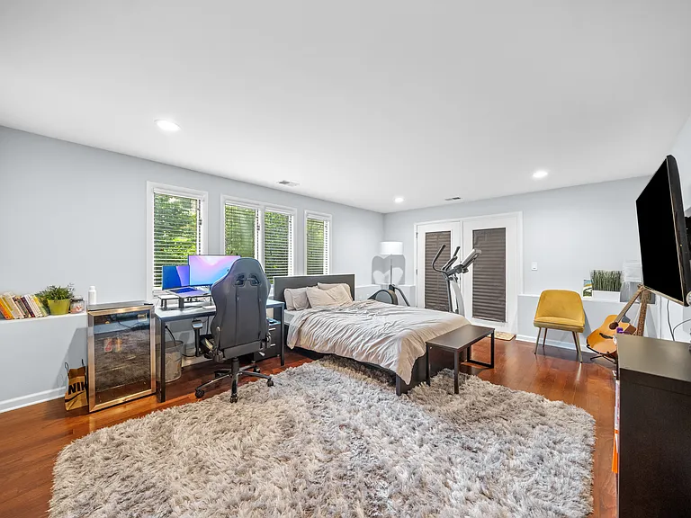 22 Pamrapo Ct W — Photo 35