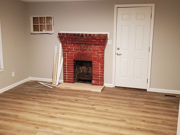 2nd image of 891 W Orange St