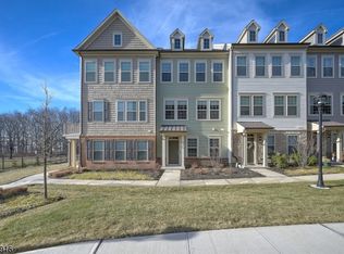 32 Ambrosia Ct, Livingston, NJ 07039