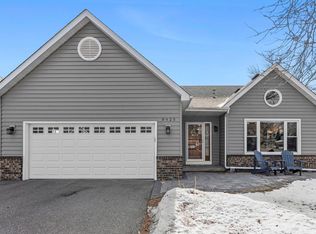 9425 Barrington Rd, Woodbury, MN 55125