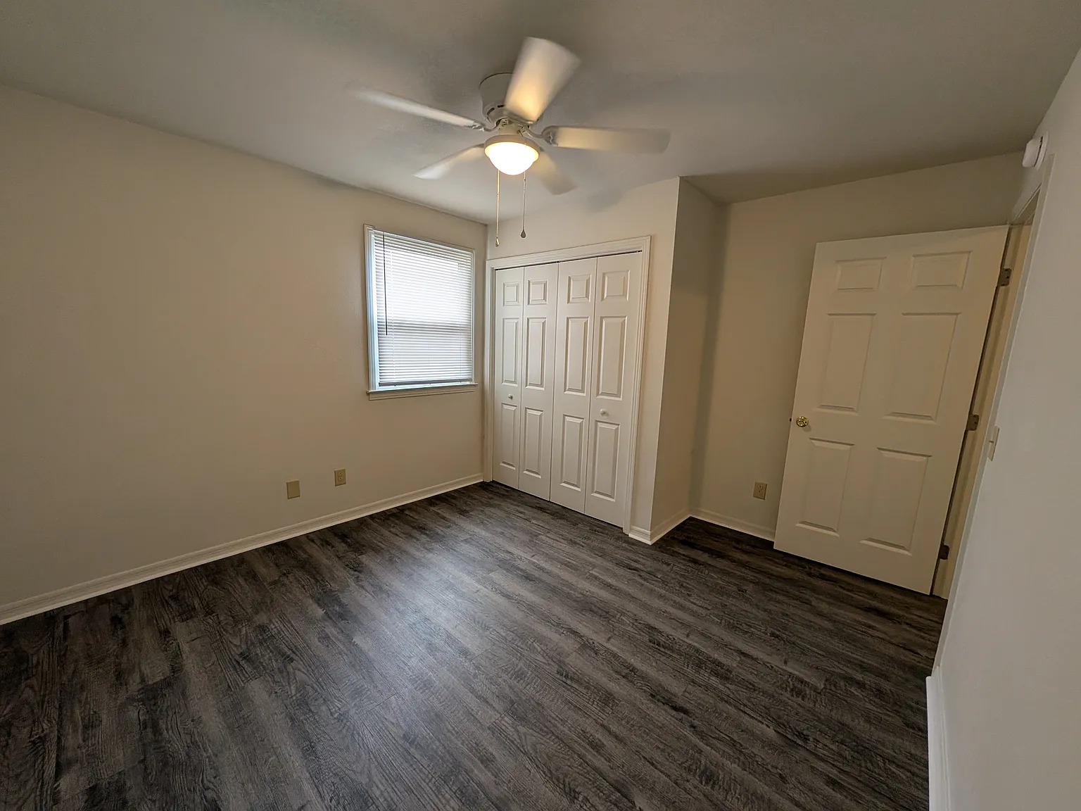 3 bed, 1300 sqft, $2,200 — Photo 4