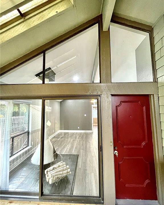 1st image of 7122 Wood Hollow Dr