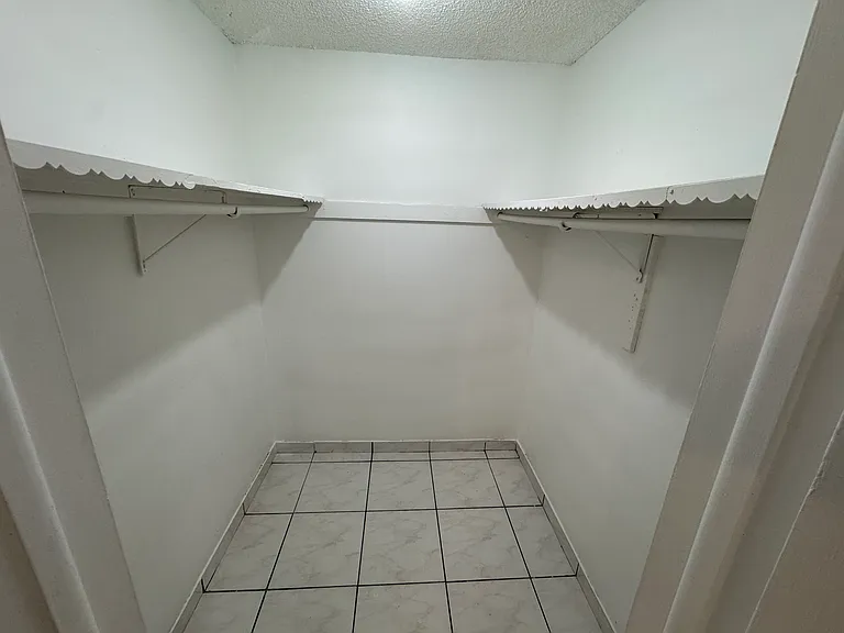 4371 Riverside Dr #D — Photo 7