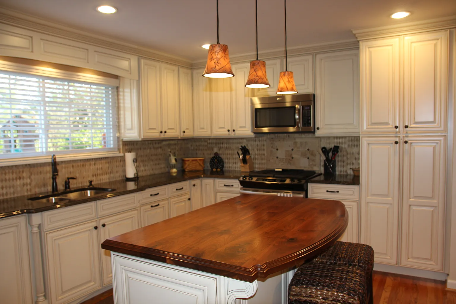 9440 Oakwood Manor Ln photo 1