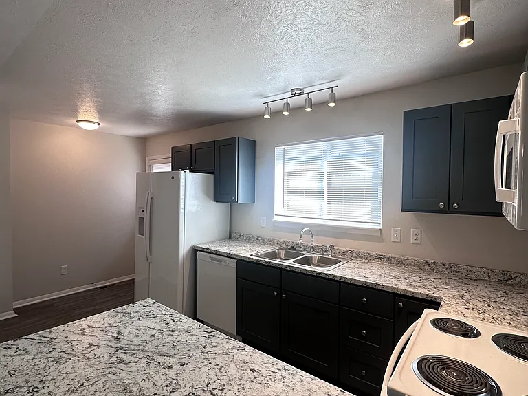 1154 S Reed St — Photo 4