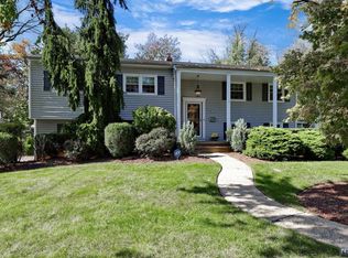 493 Hobart Rd, Paramus, NJ 07652