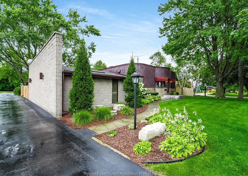 389 Talbot St W, Leamington, ON N8H 4H3 MLS 23016737 Zillow