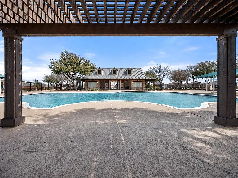 504 Mesa View Trl — Photo 25