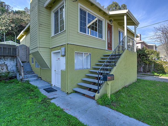 5th image of 429 Larch Ave