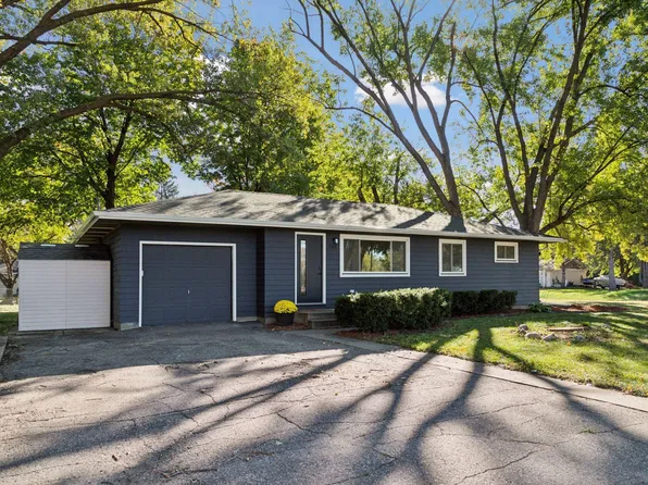 200 Vicksburg Ln N, Plymouth, MN 55447