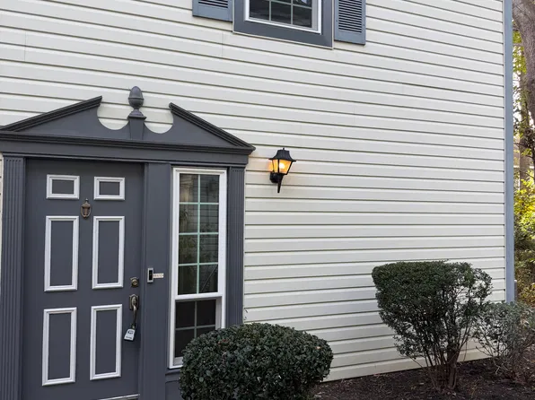 4610 Genoa Cir, Virginia Beach, VA