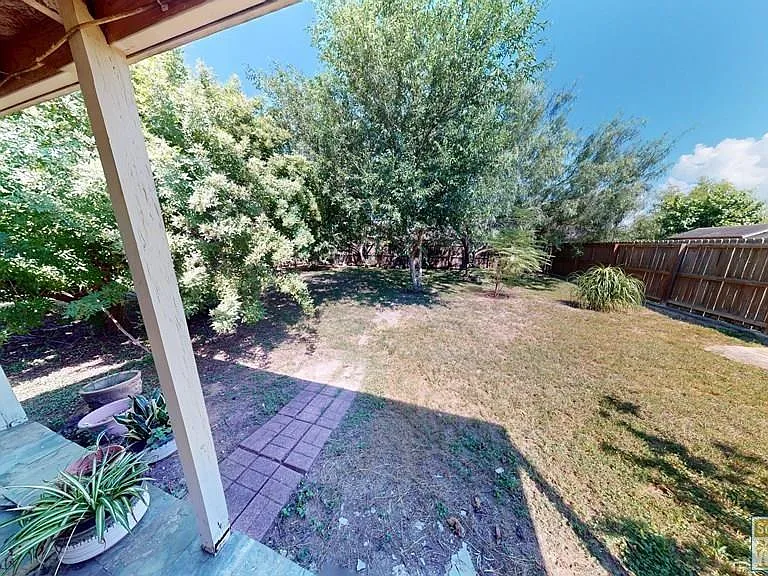 1209 Mango Ct — Photo 8