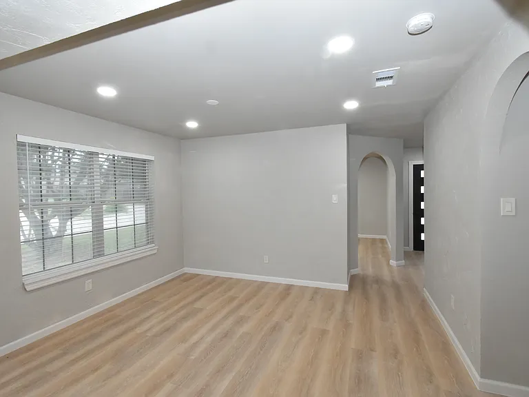 311 Stell Ave — Photo 13