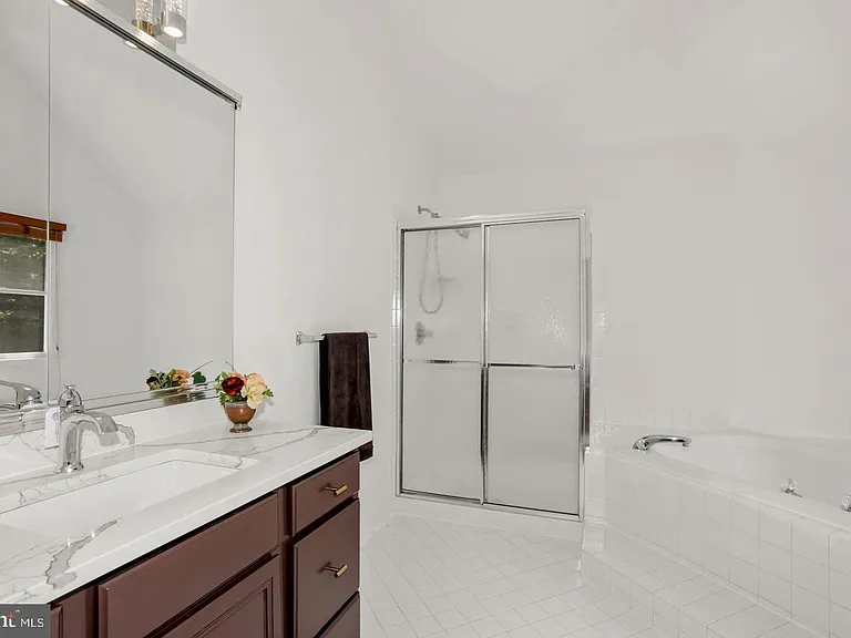 5045 Worthington Woods Way — Photo 26