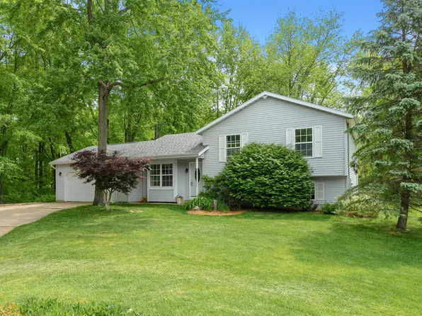 39033 30th St, Paw Paw, MI 49079