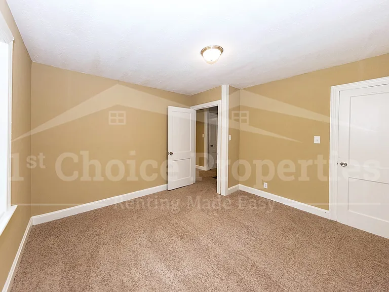 2117 3rd St NE — Photo 17