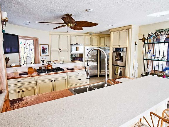4th image of N2201 Bonnie Brae Ln