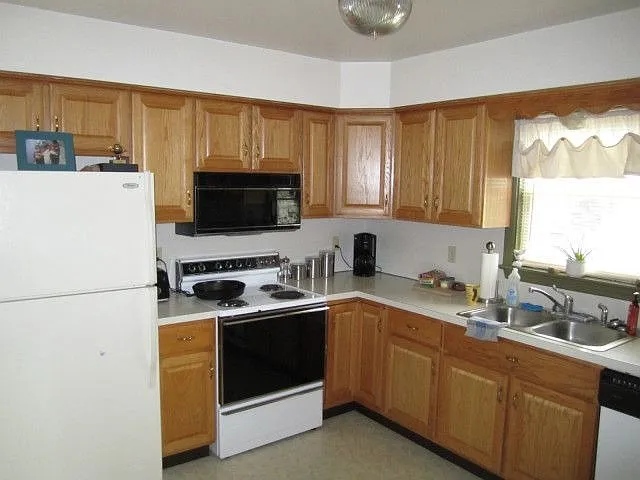 2 Frederick Cir photo 1
