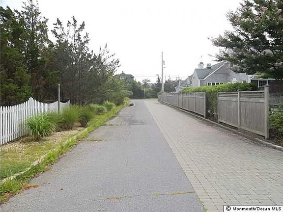 3rd image of 848 Clayton Ave