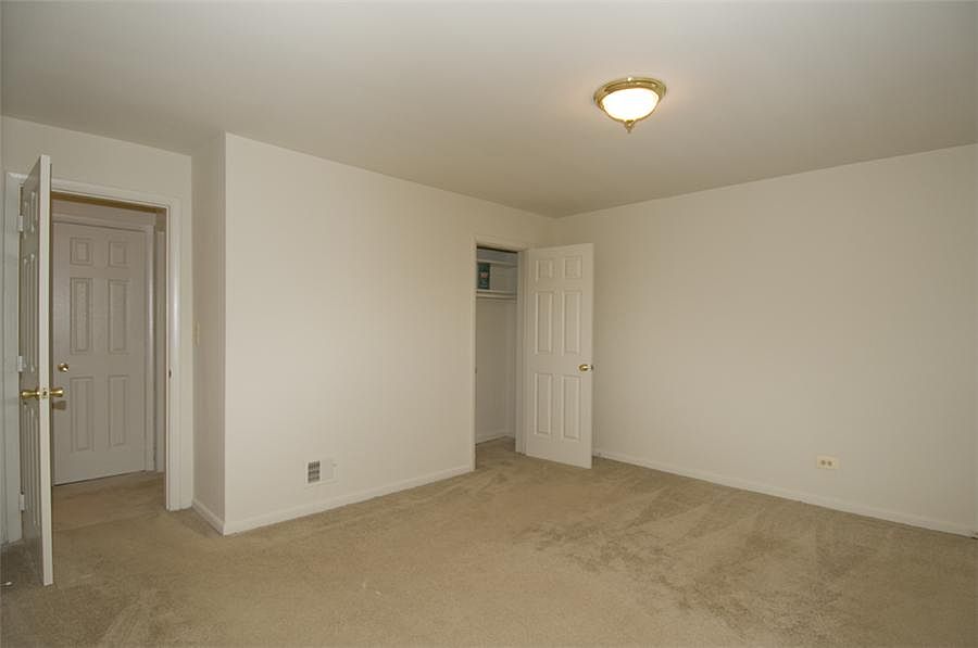 2nd image of 6 Beech Dr APT D