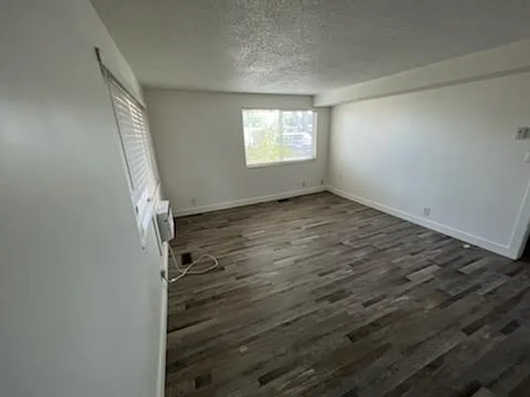 3064 W Beaver Cir — Photo 4