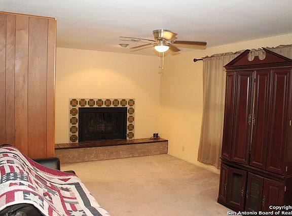 5th image of 618 Cobble Dr