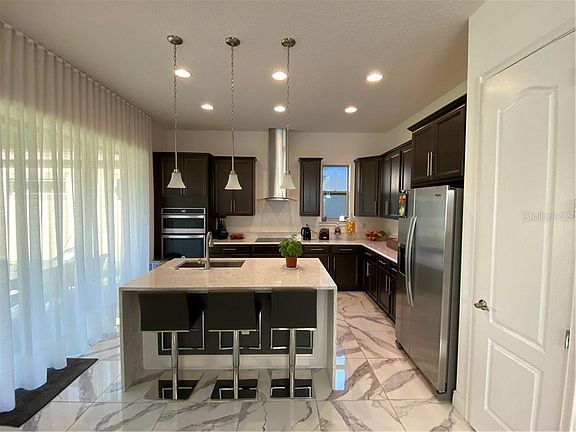 3rd image of 10437 Winwick Ln