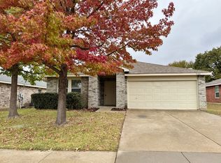 8400 Early Dawn Trl, Denton, TX 76210