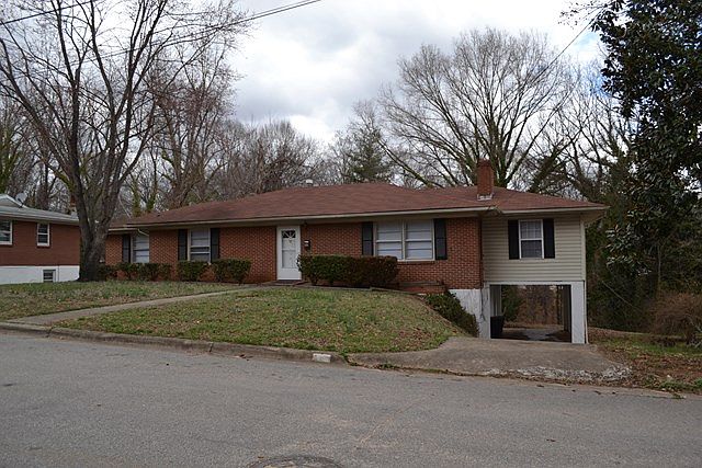 1st image of 130 Oakwood Cir