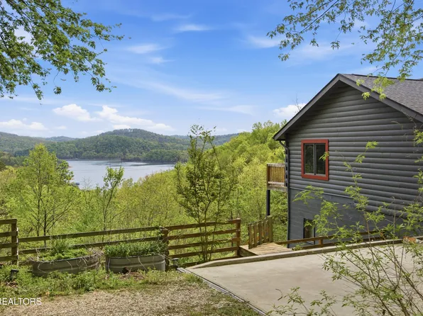 699 Lakeview Dr, Sharps Chapel, TN 37866