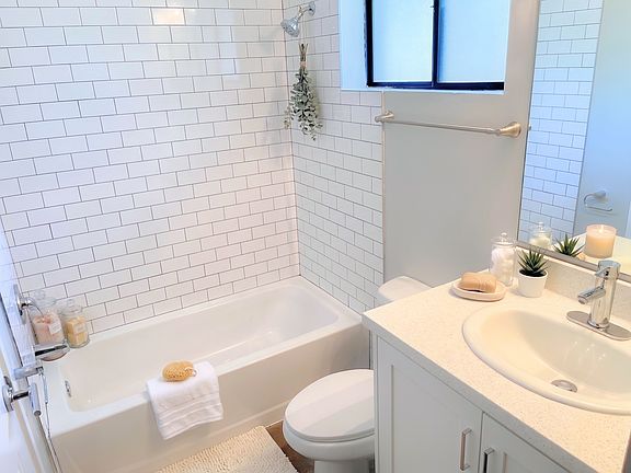 4th image of 2621 E Campbell Ave #4