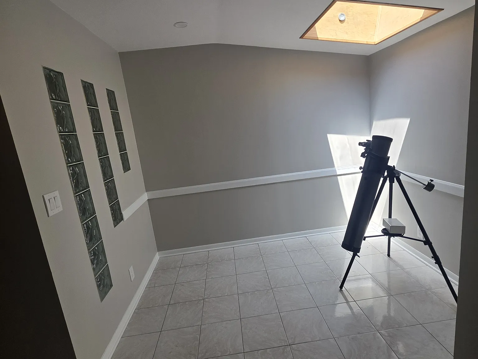 4 bed, 2472 sqft, $3,995 — Photo 4