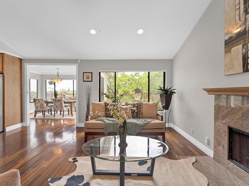 1st image of 3327 Oak Knoll Dr