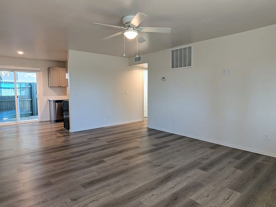 Living Area and kitchen Nook with outside balcony